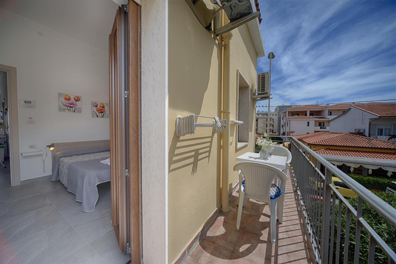Casa Lucia Hotel Olbia Exterior foto